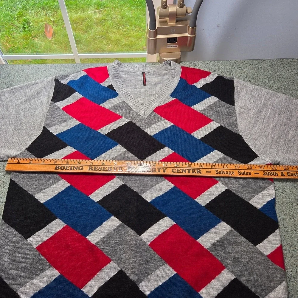 Flying Machine Sweater Mens Large Gray Red‎ Blue Argyle V-Neck Geometric
